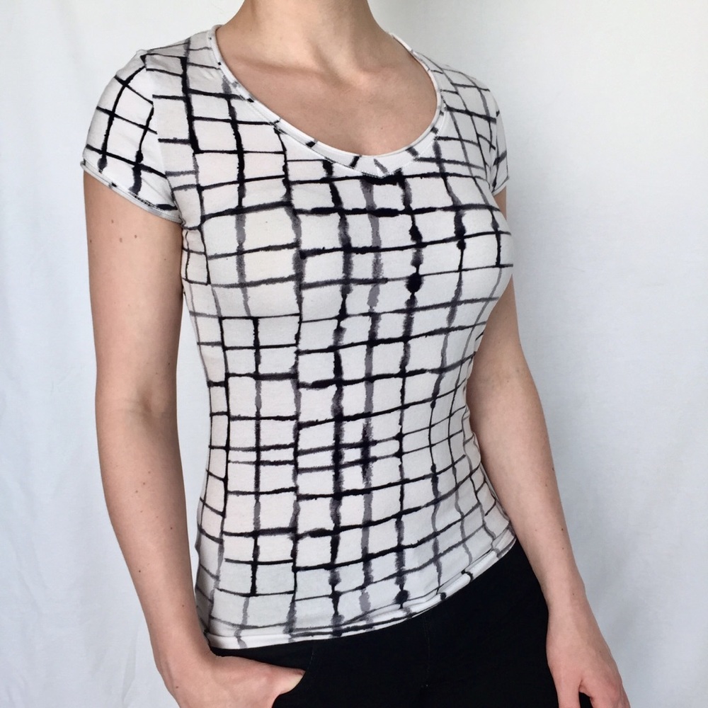 Zara Trafaluc T-shirt black white grid pattern short sleeve V-neck stretch Y2K S